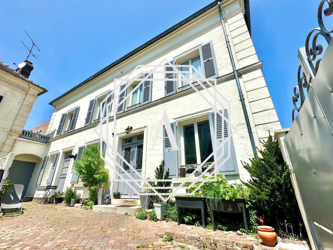 Maison à MERU