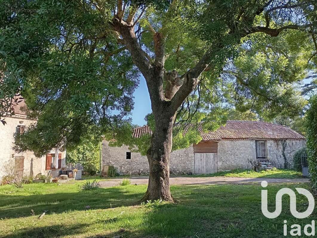 Maison 132 m² à Sainte-Colombe-De-Villeneuve  - photo 5