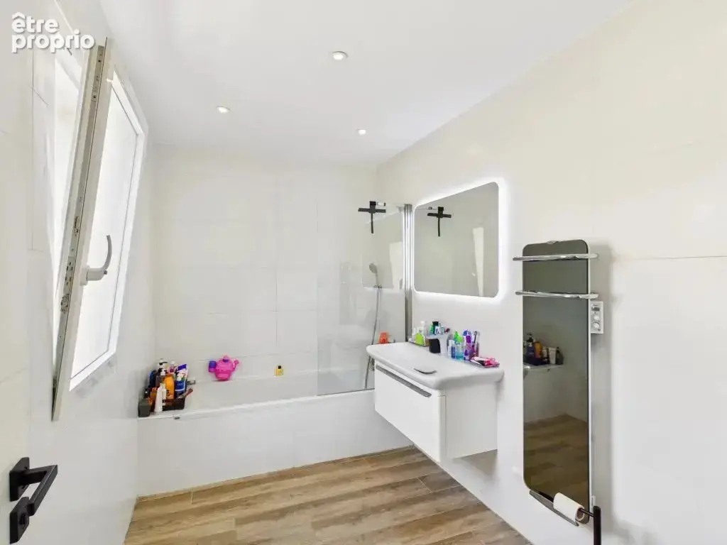 A vendre à Pégomas - Superbe Villa contemporaine de 144 m² avec piscine - photo 14