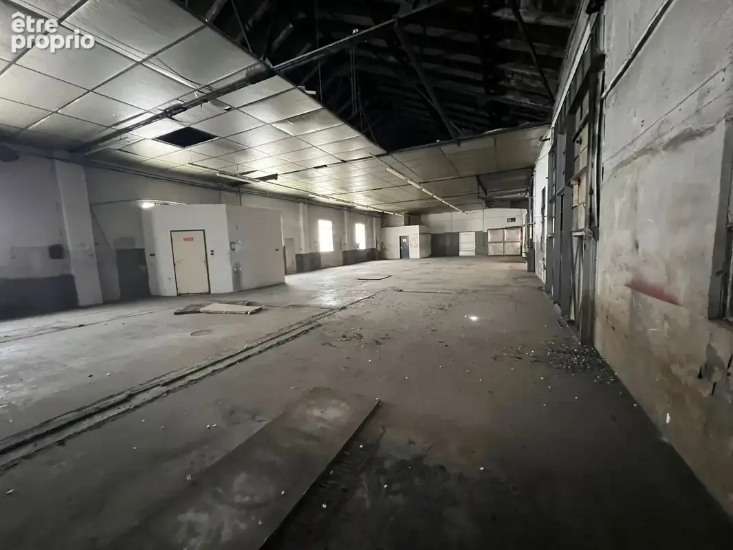 VENDRE   Local commercial de 530 m2 avec possibilité d’extension jusqu’à 2 500 m2   Emplacement no1 - photo 2