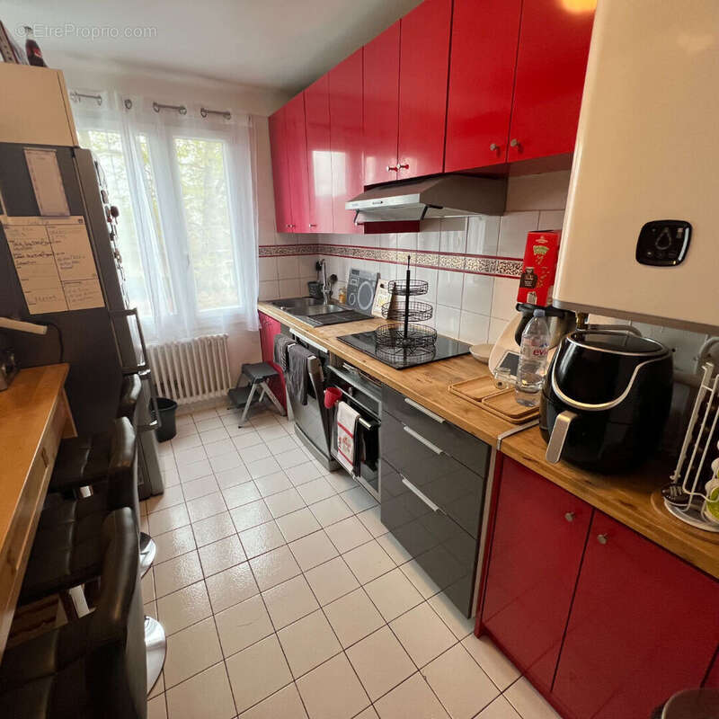 Appartement à LES PAVILLONS-SOUS-BOIS