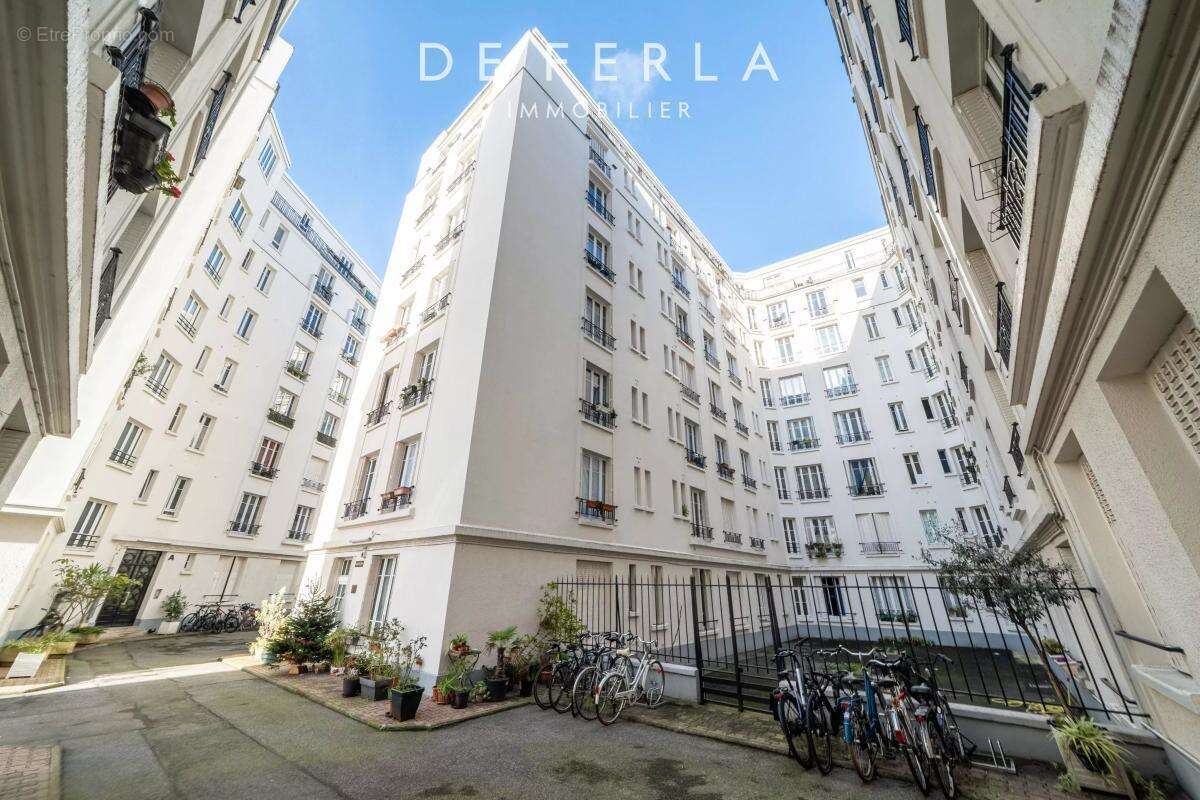 Appartement à PARIS-18E