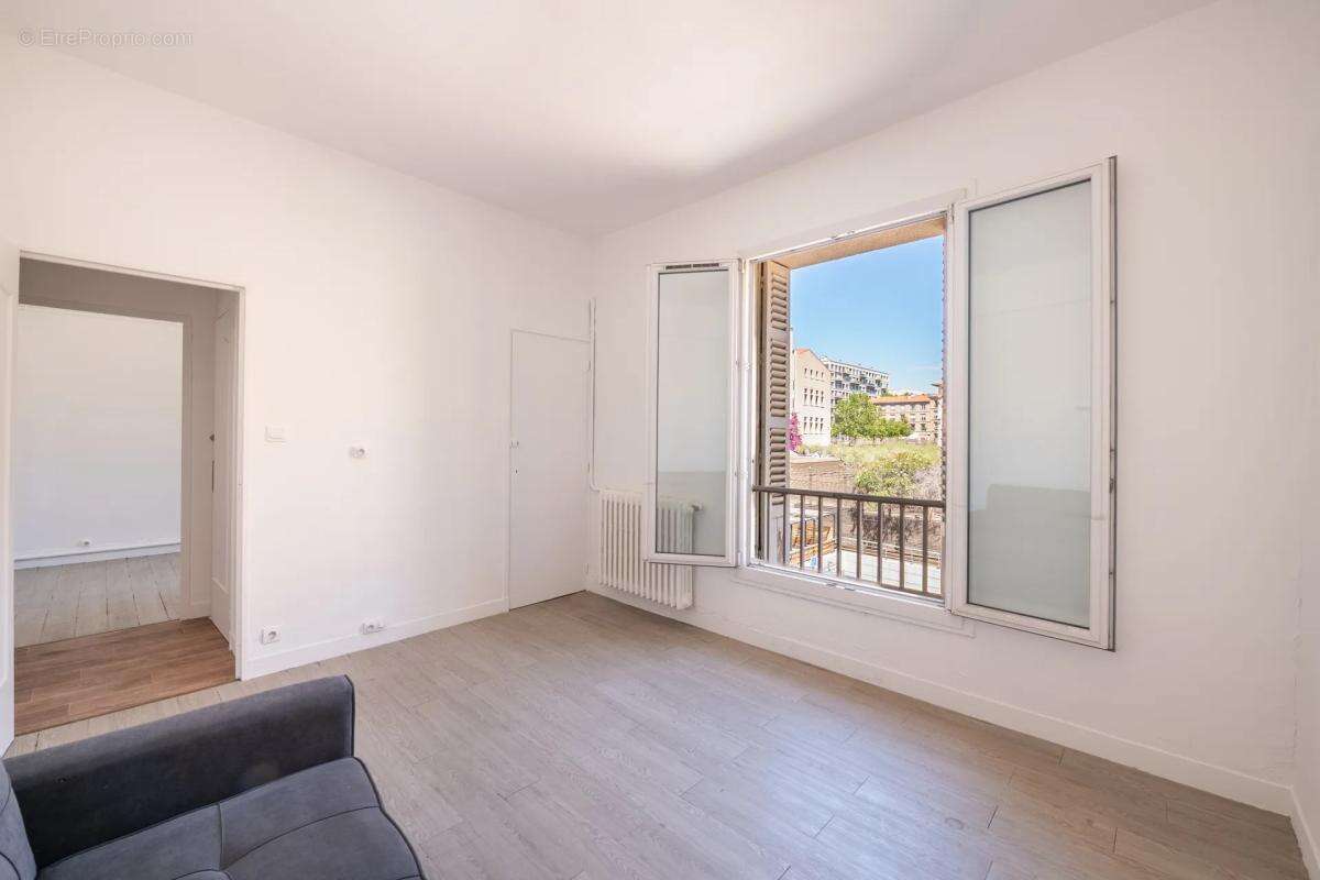 Appartement à MARSEILLE-2E