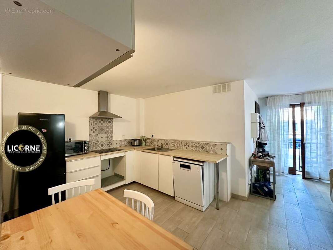 Appartement à LE PUY-SAINTE-REPARADE