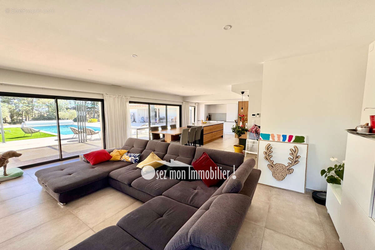 Maison 174 m² à Salleles-D'aude  - photo 8