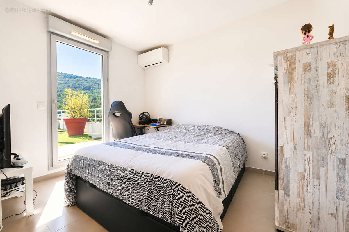 Appartement à MANDELIEU-LA-NAPOULE