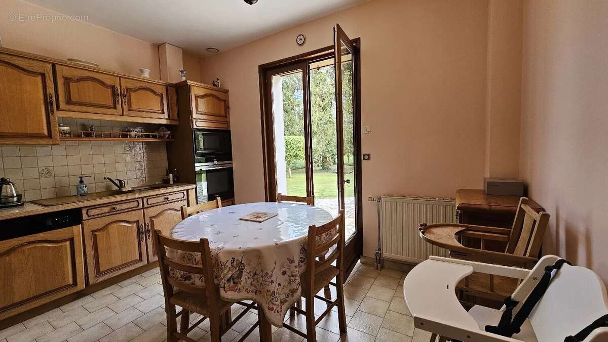 Maison à MONDONVILLE-SAINT-JEAN