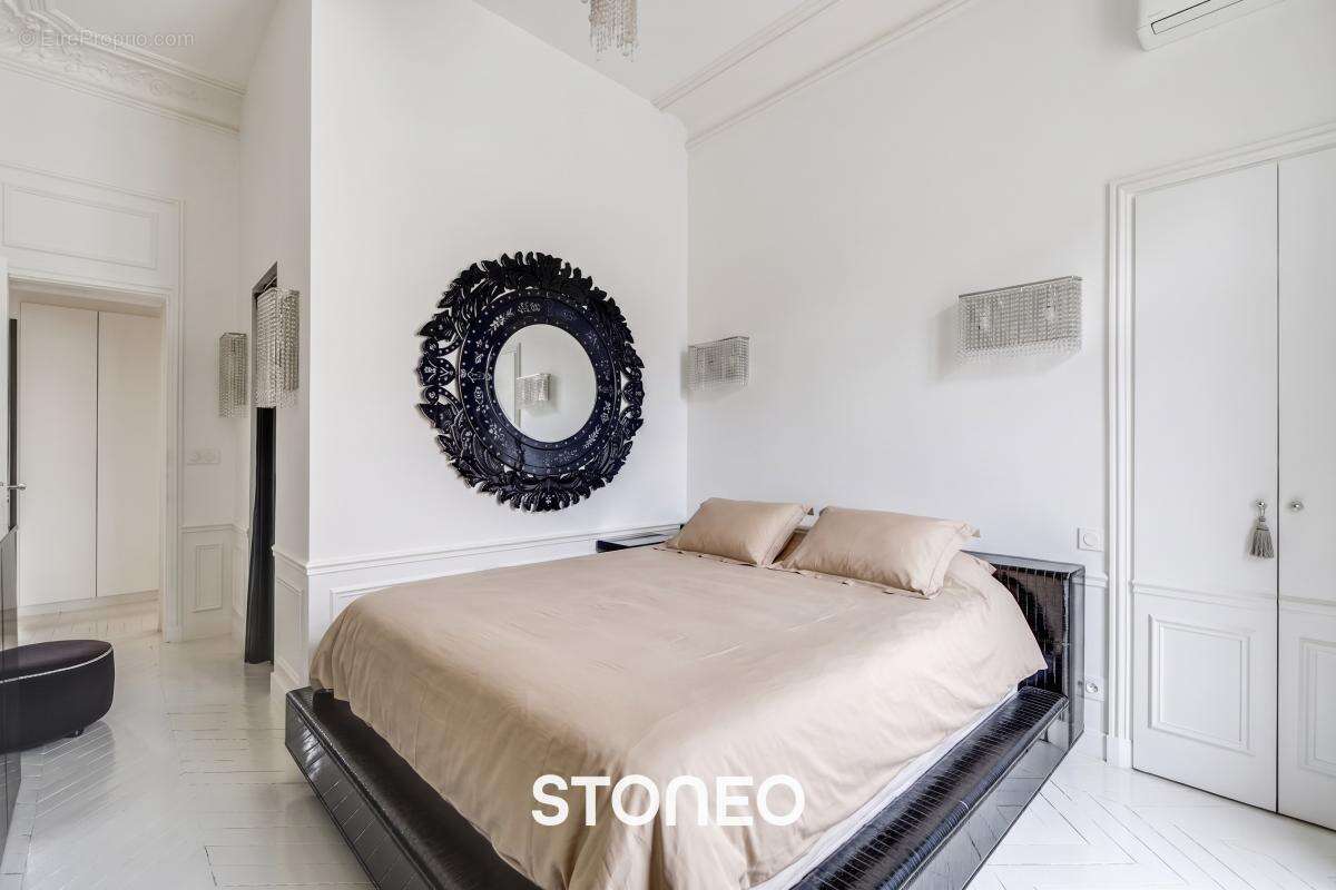 Appartement à PARIS-8E