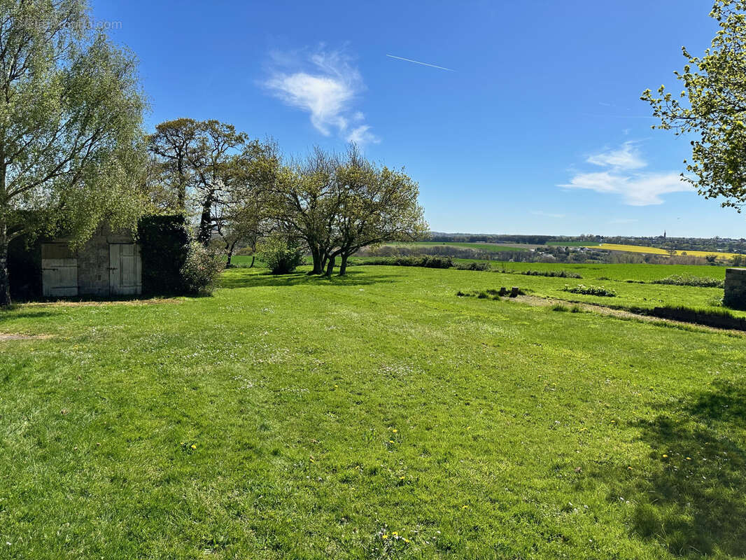 Maison à HENANBIHEN