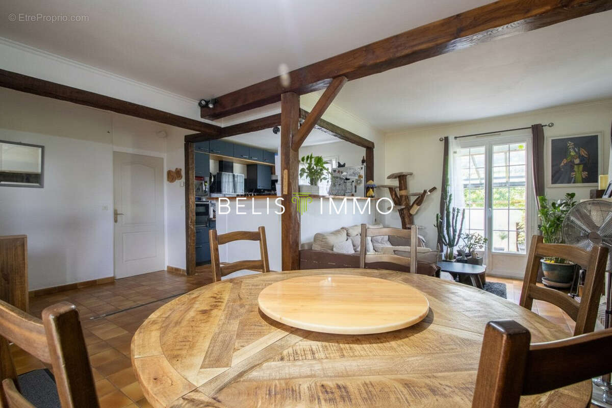 Maison à MONTLOUIS-SUR-LOIRE
