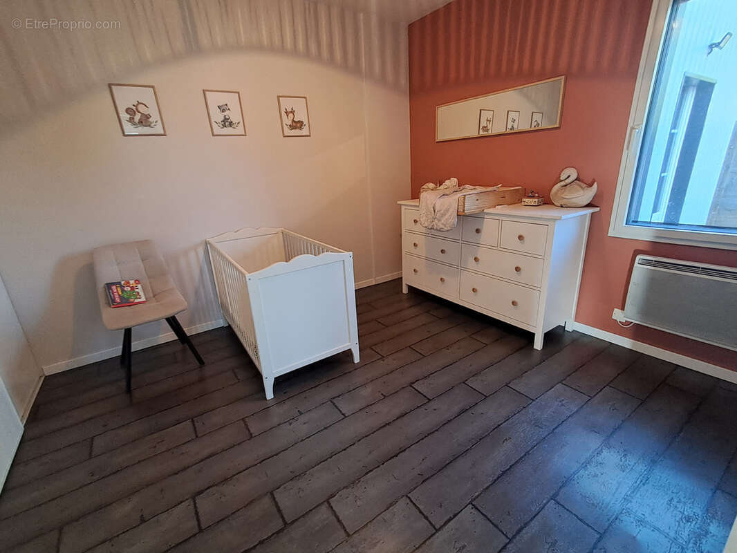 Maison à MENIL