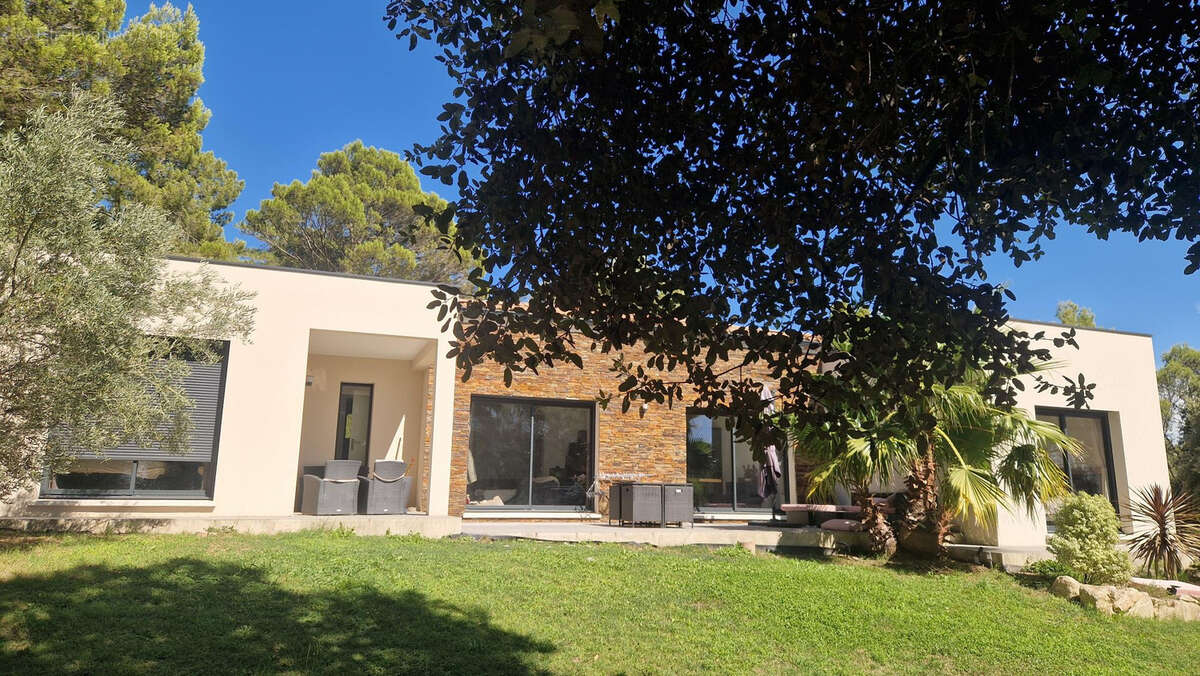 villa 122 m2 habitables sur 2362 m2 de terrain 84500 bollene - photo 2