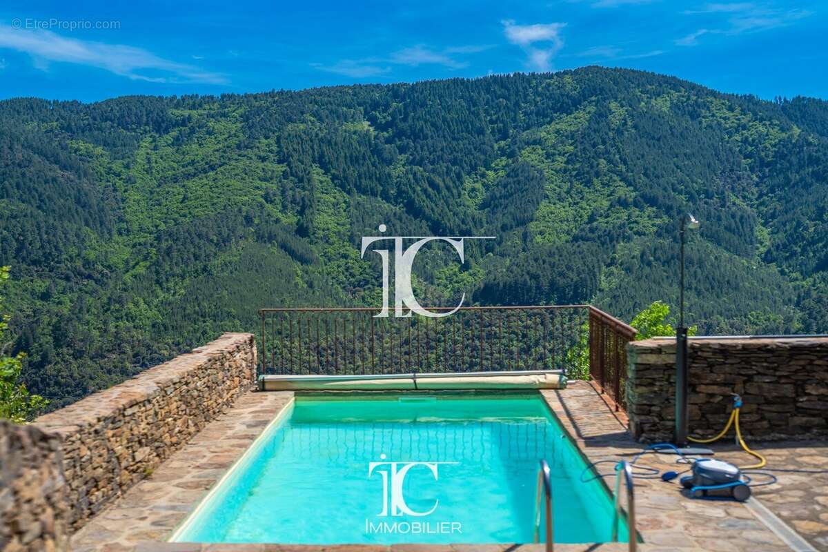 Mas ancien du xviiieme siècle 108m² habitables 4 chambres terrain de 3 173 m² piscine - photo 2