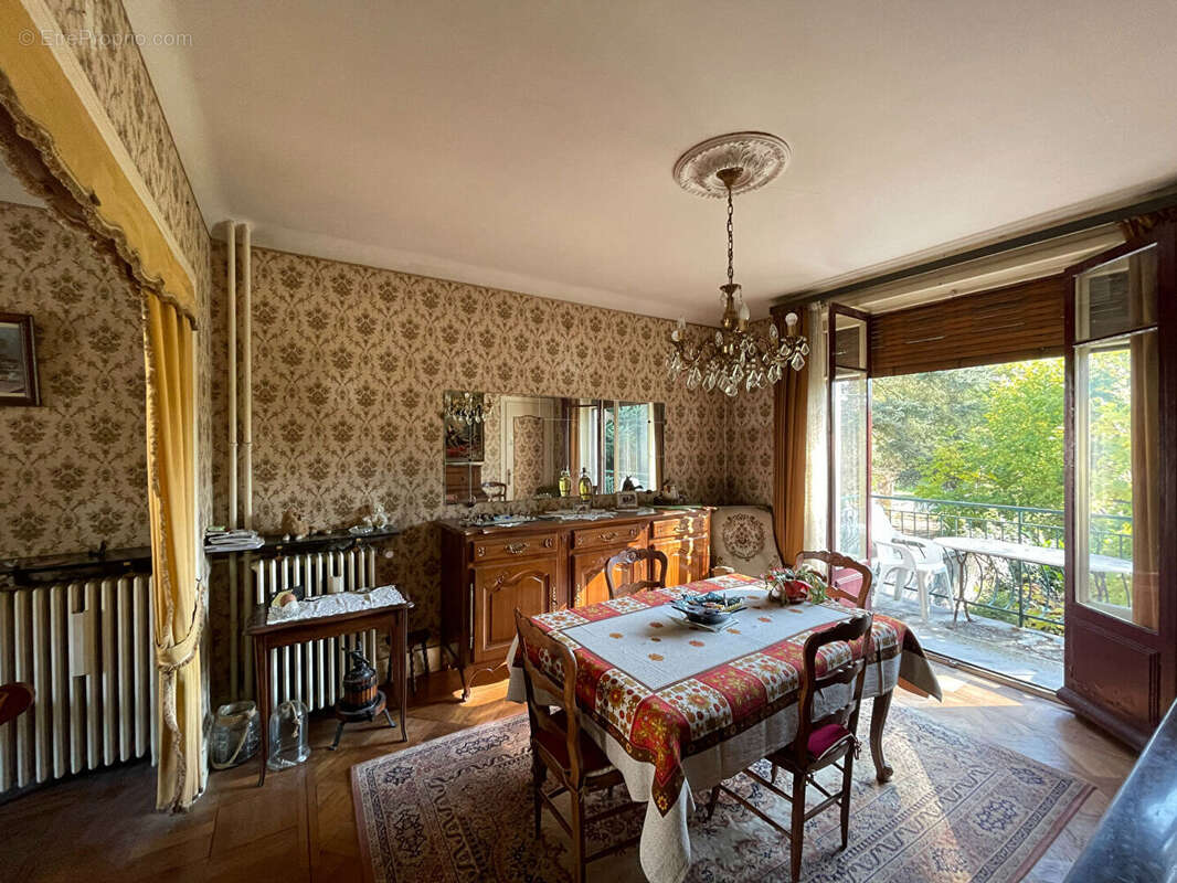 Maison à LONS-LE-SAUNIER