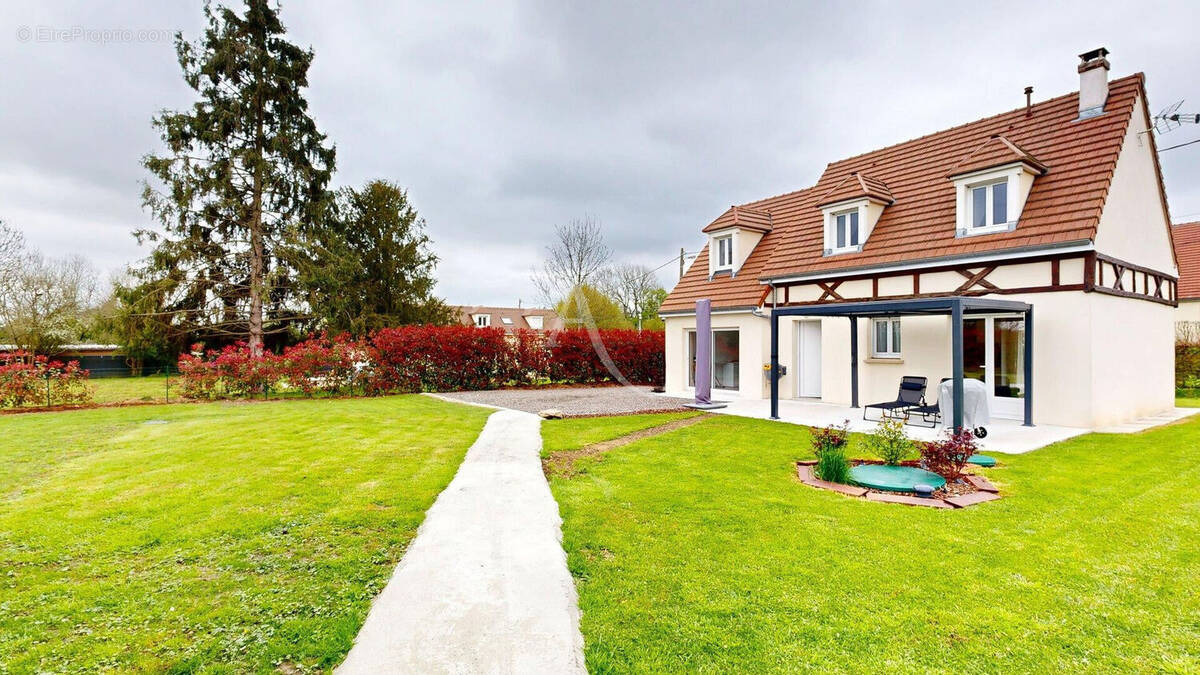 Maison à ETREPAGNY