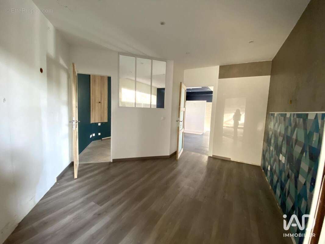 Photo 7 - Commerce à BREUILLET