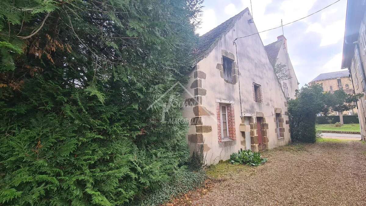 Maison à SAINT-MENOUX