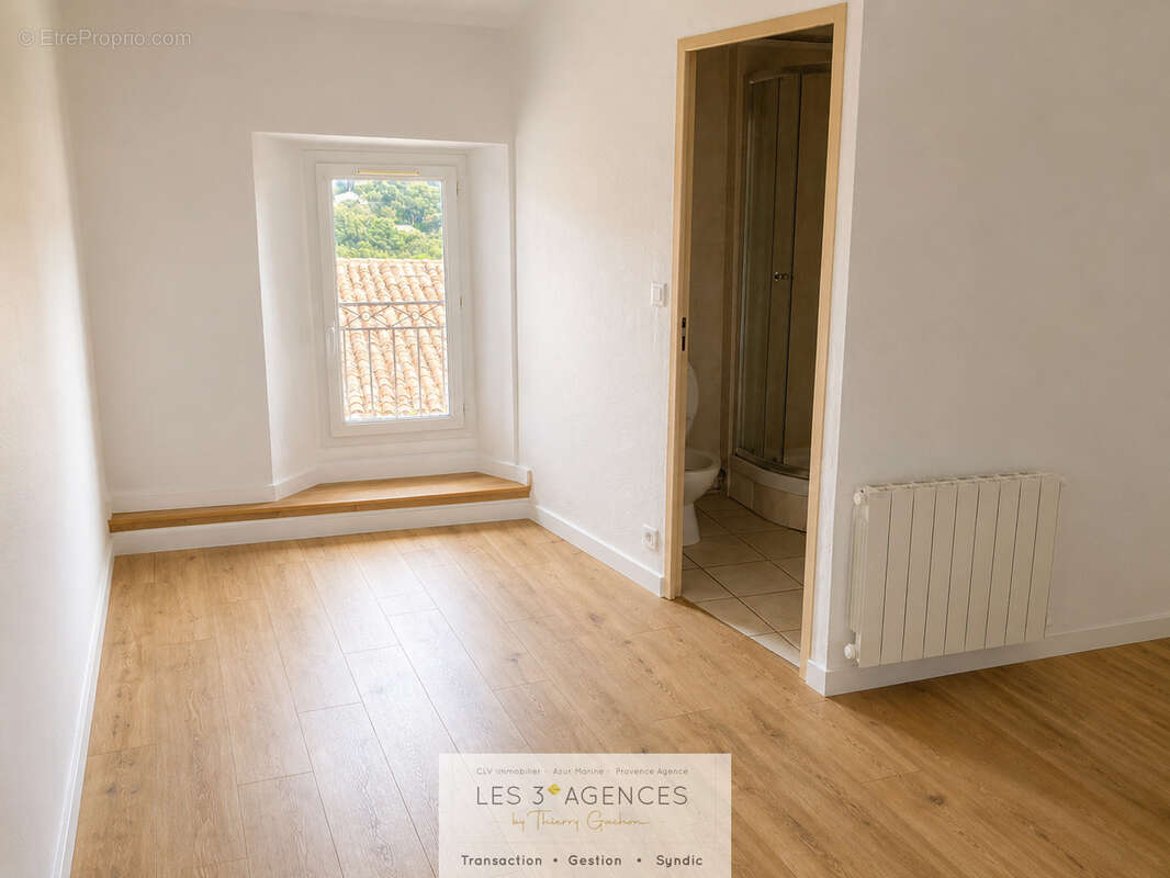 Immeuble de rapport en monopropriété   cœur du village de la garde-freinet - photo 4