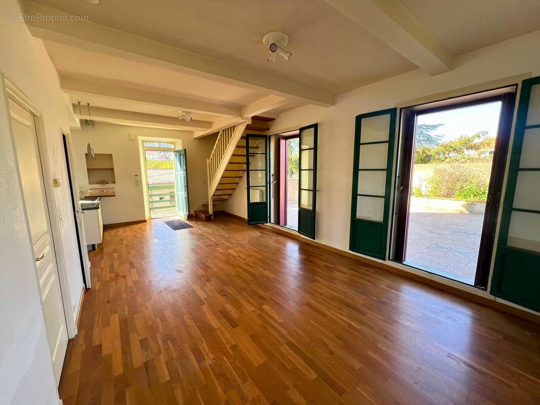 Maison à LAROQUE-DES-ALBERES