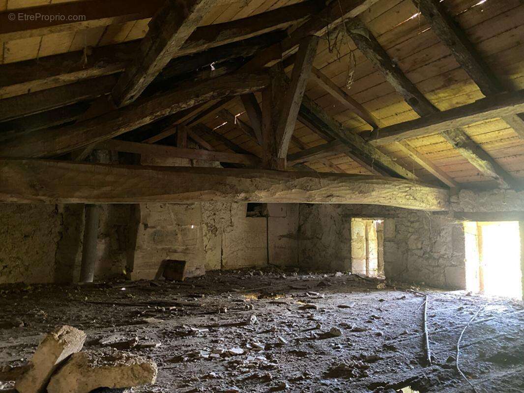 Maison à SAINT-JEAN-DE-BLAIGNAC