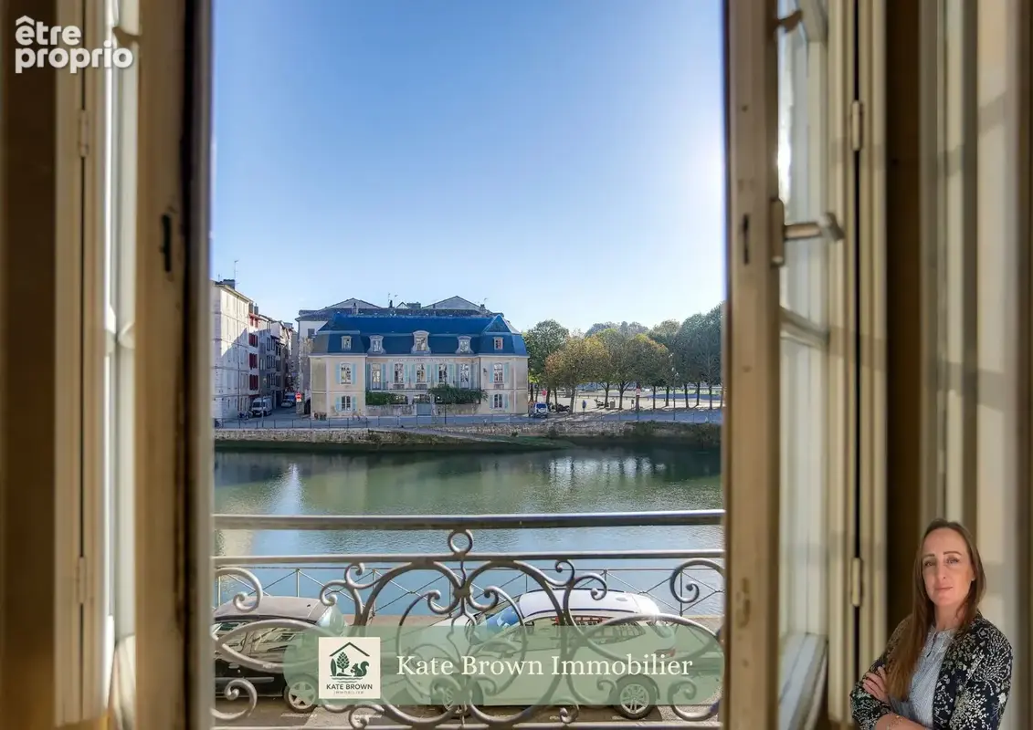 Superbe Appartement T3 avec Vue Imprenable sur la Nive au Cœur Historique de Bayonne - photo 2