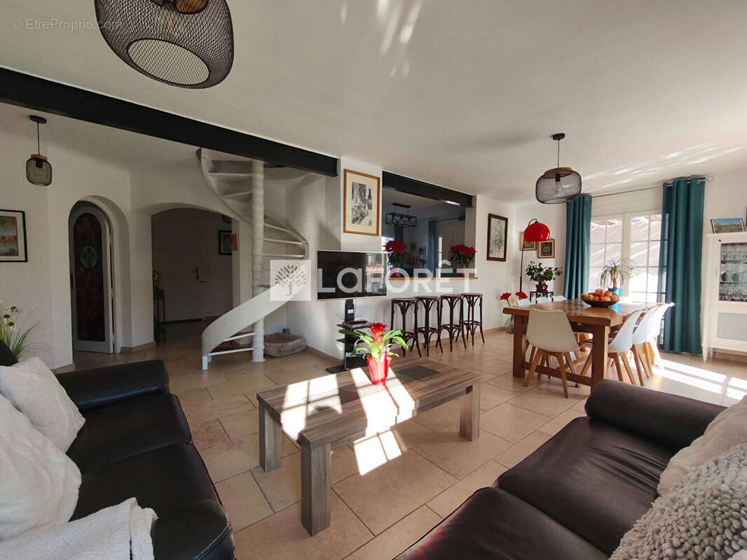 Villa Rivesaltes 6 pièce(s) 132 m2 sur 616 m² de jardin - photo 4
