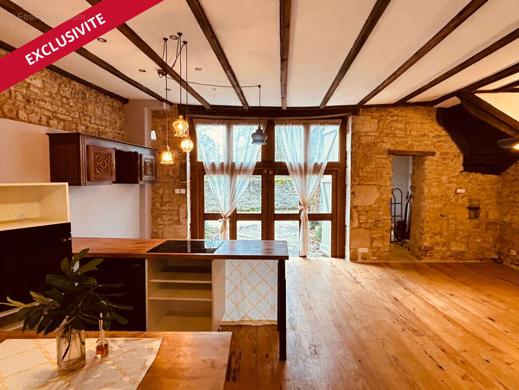 Maison à NANTEUIL-EN-VALLEE