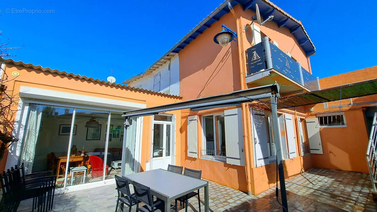 Maison à SAINT-GEORGES-DE-DIDONNE