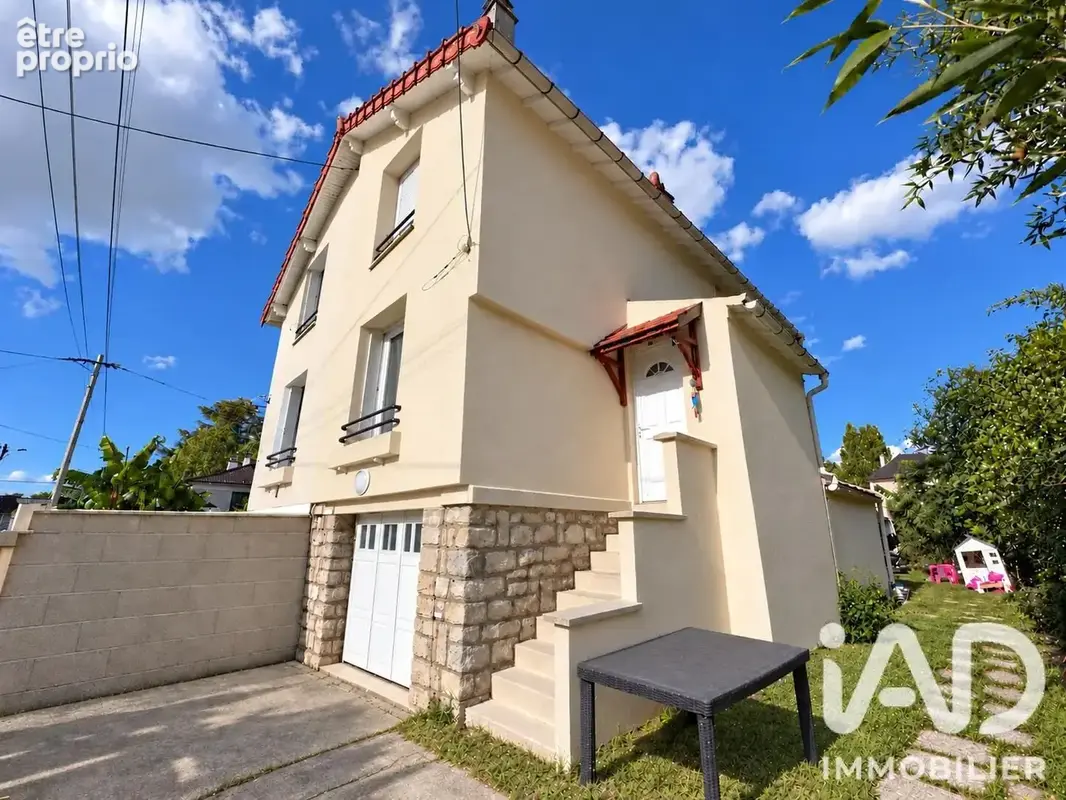 Photo 1 - Maison à EZANVILLE