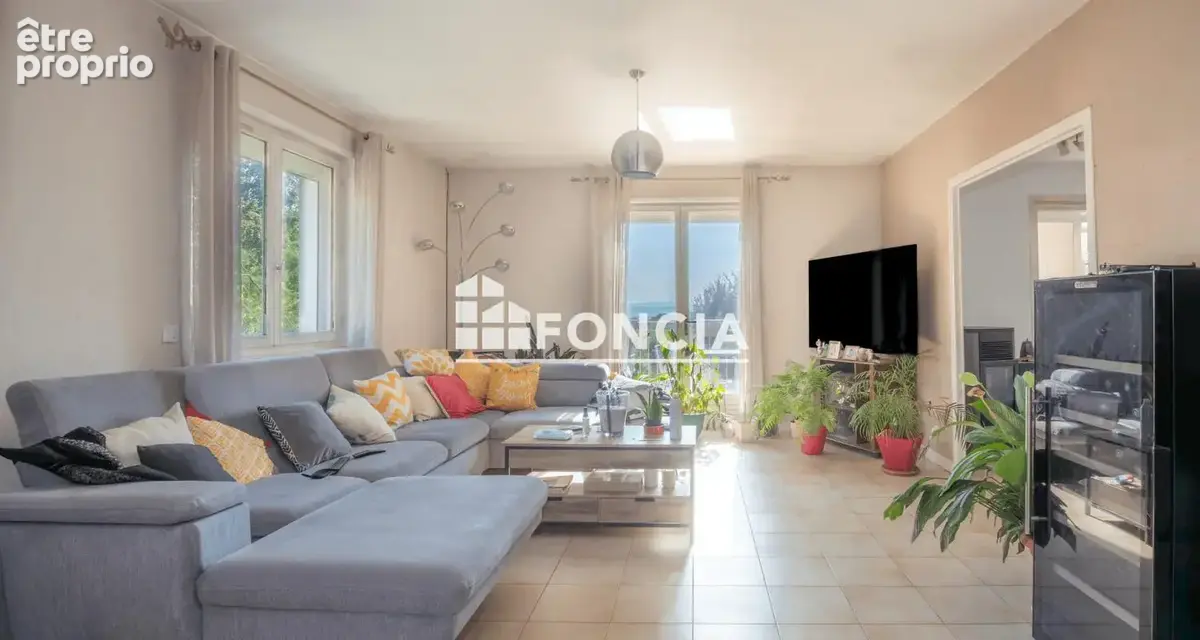 Maison familiale T4 à rénover – Grand terrain clos de 1 200 m² – Genay - photo 3