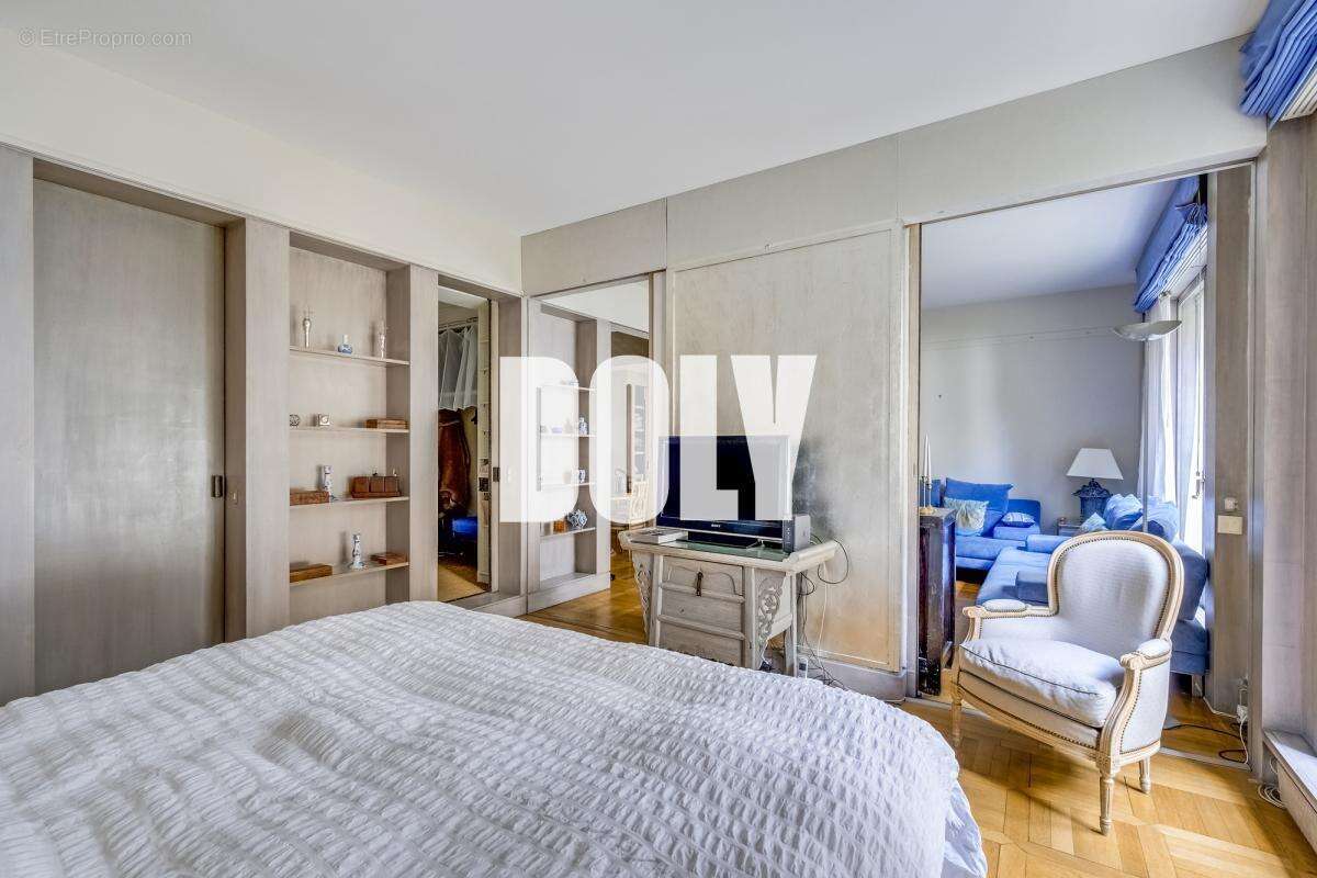 Appartement à PARIS-8E