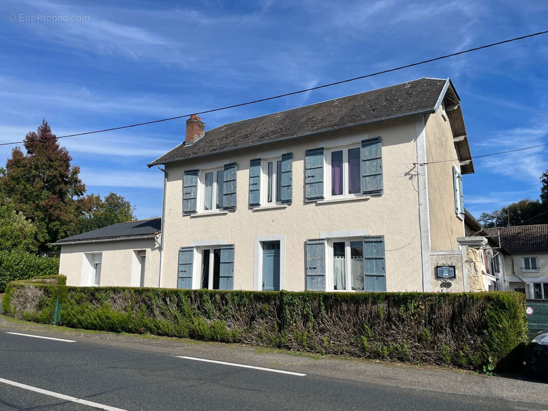 La Coquille maison avec une chambre d’hôte, gite, plusieurs dépendances et jardin - photo 2