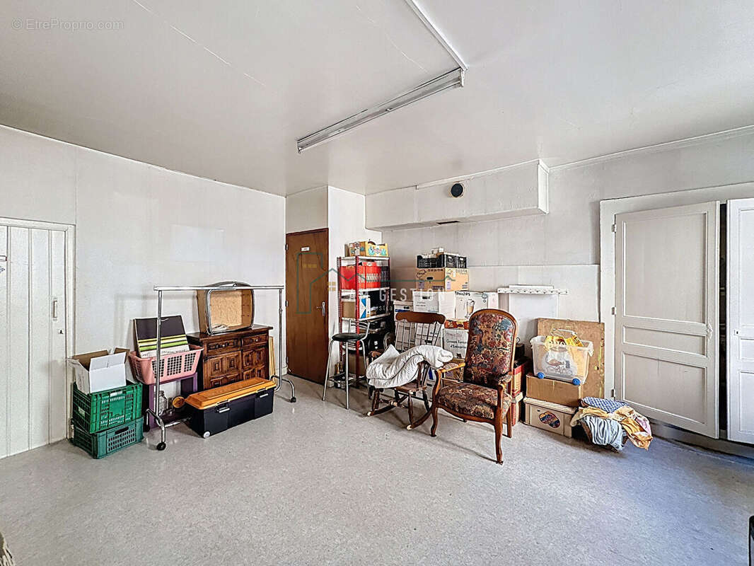 Maison à SAINT-LAURENT-SUR-GORRE