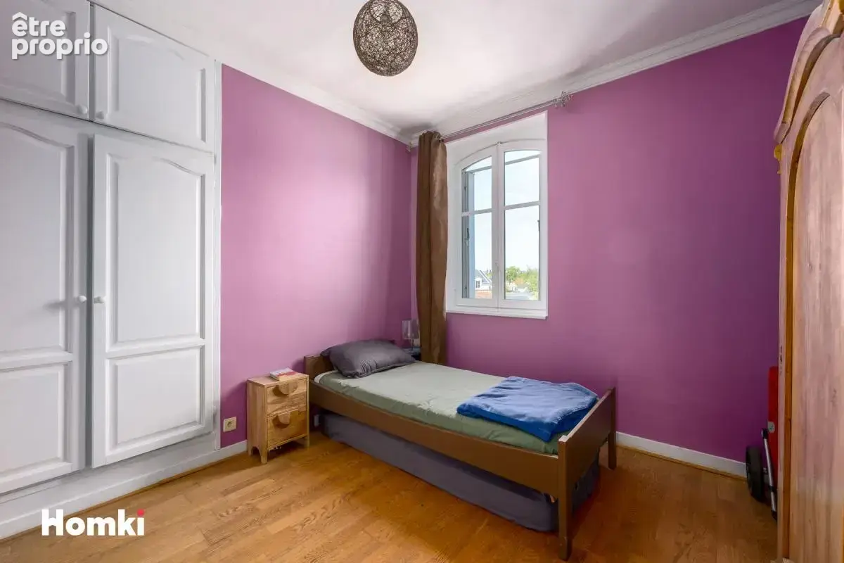 Appartement T5 de 100 m² à Versailles 78000, Rue Jean de la Bruyère - photo 9