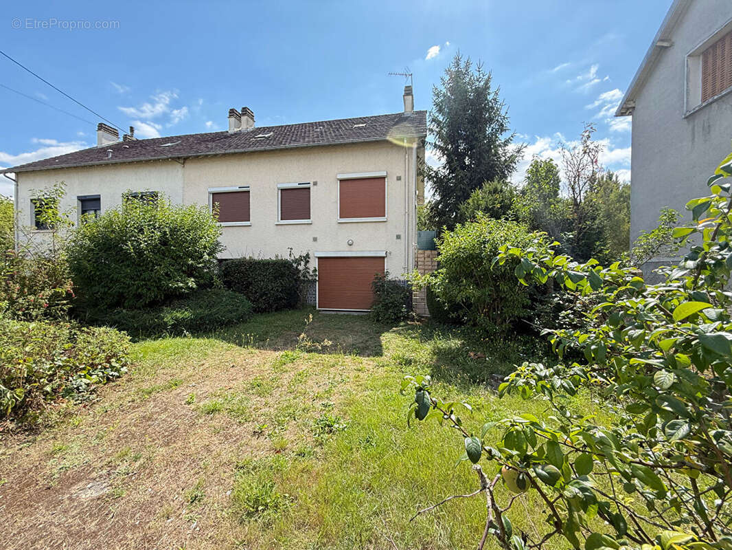 Maison à FLEURY-LES-AUBRAIS