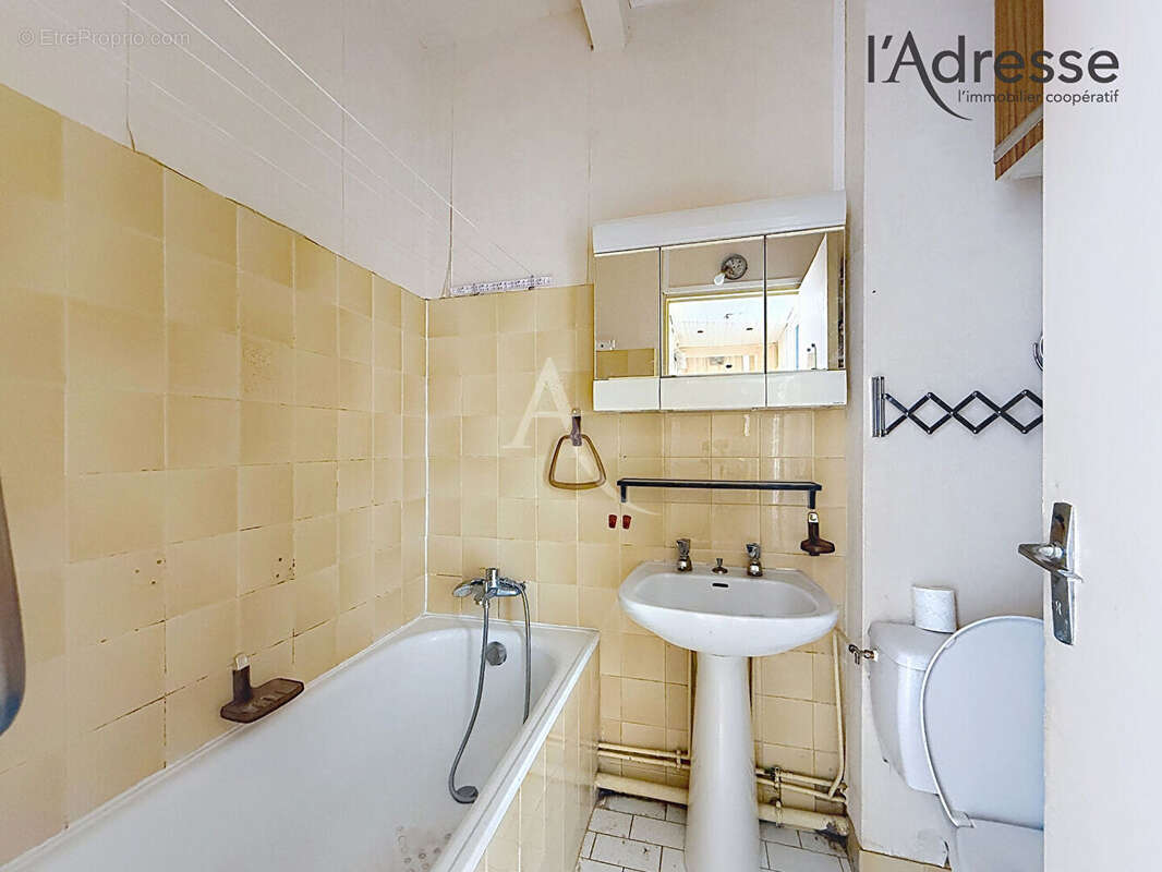 Suresnes Carnot - Appartement 3 pièces 42m² avec beau potentiel - photo 9