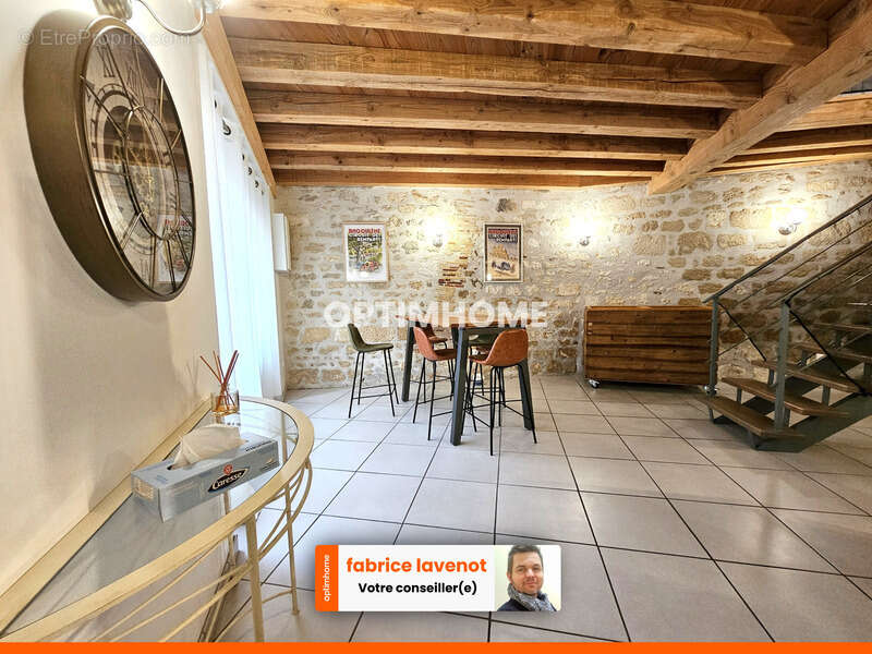 Appartement à GOND-PONTOUVRE