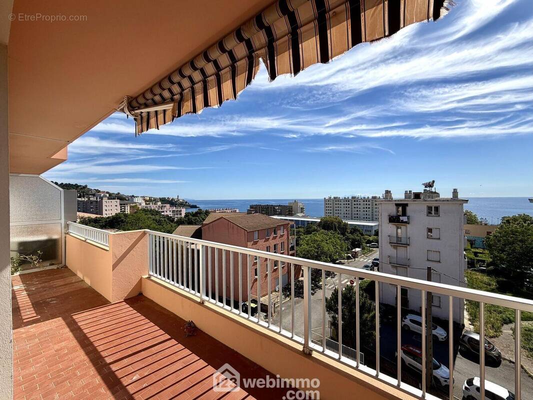 T3 en dernier étage de 72 m2 - Appartement à BASTIA