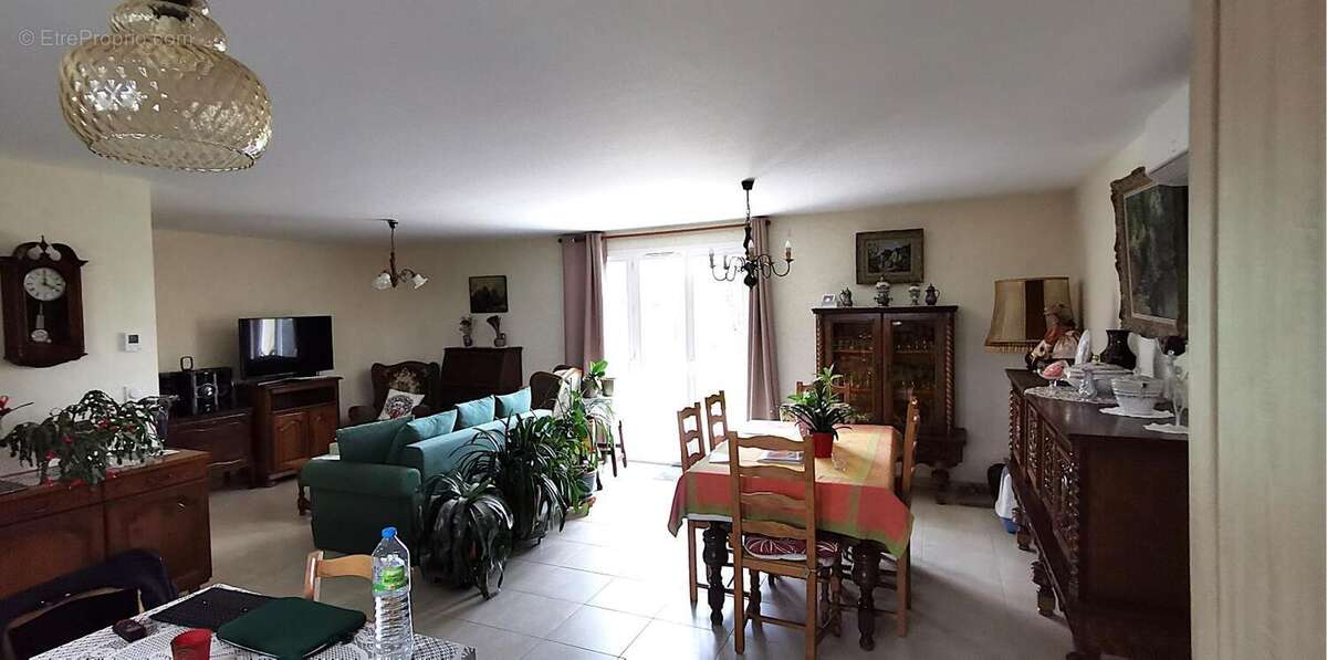 Maison à AUBIE-ET-ESPESSAS