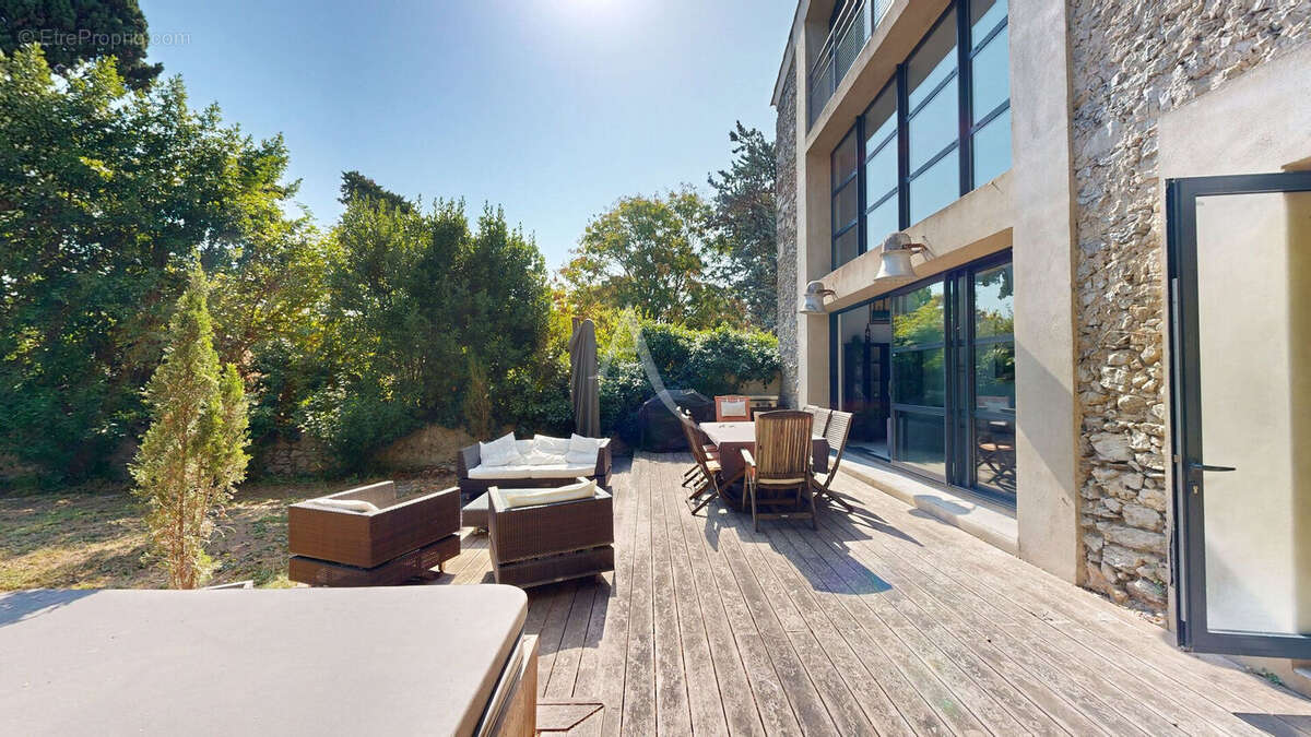 Superbe batisse  type loft de  214m²  et son appartement indépendant à 10km de Narbonne - photo 3