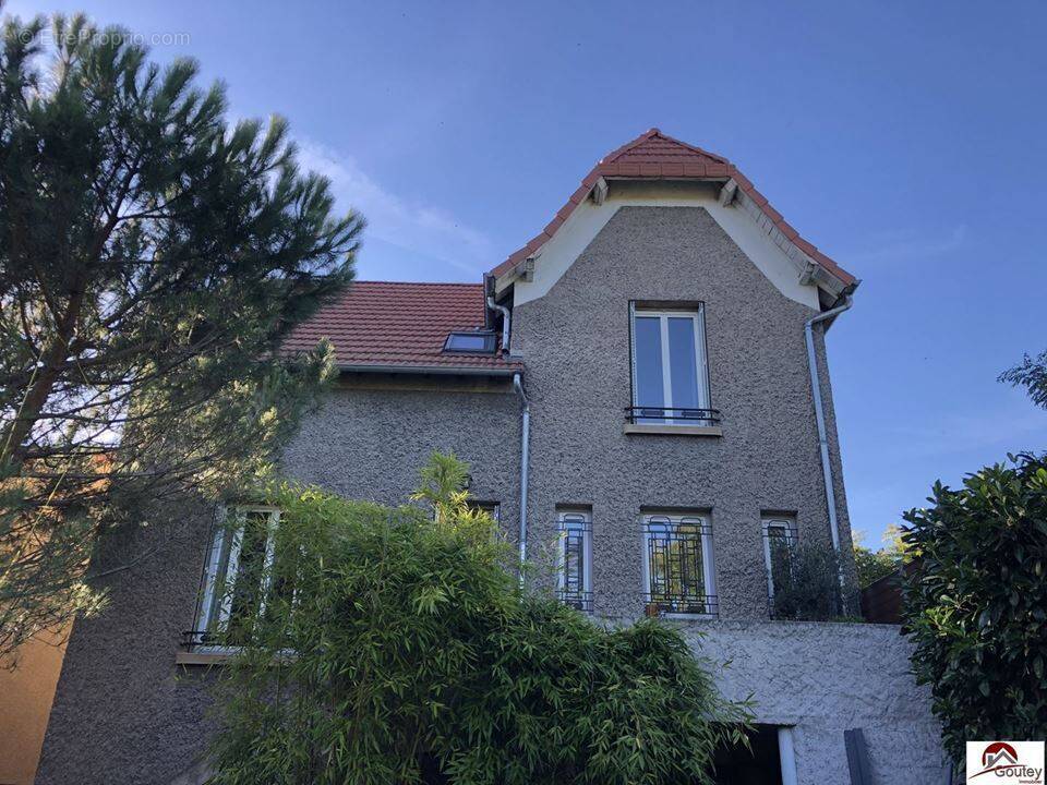 Photo Maison à Roanne au prix de 349 000€
