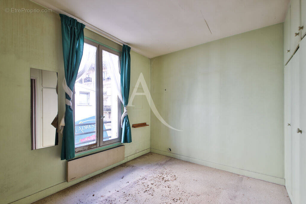 Appartement à PARIS-14E