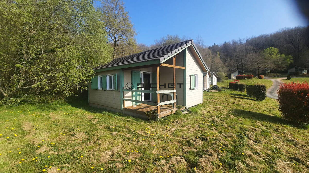 Maison à LISSAC-SUR-COUZE