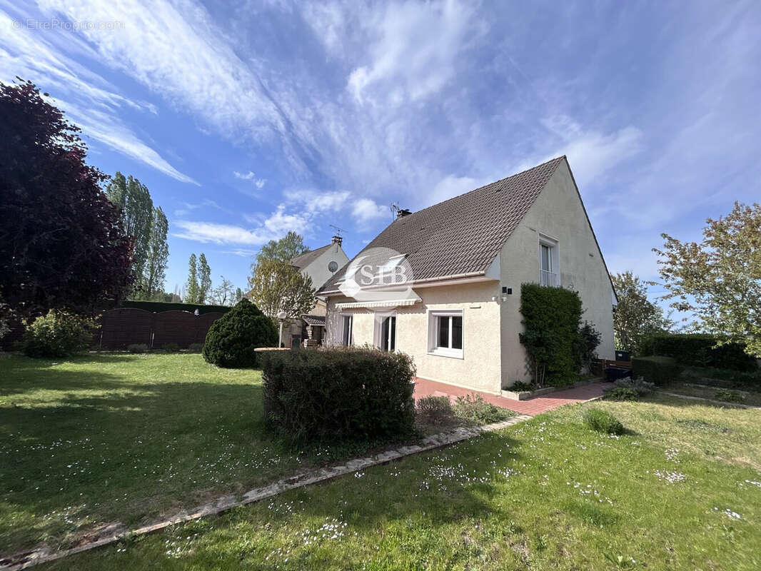 Maison à MAROLLES-EN-HUREPOIX