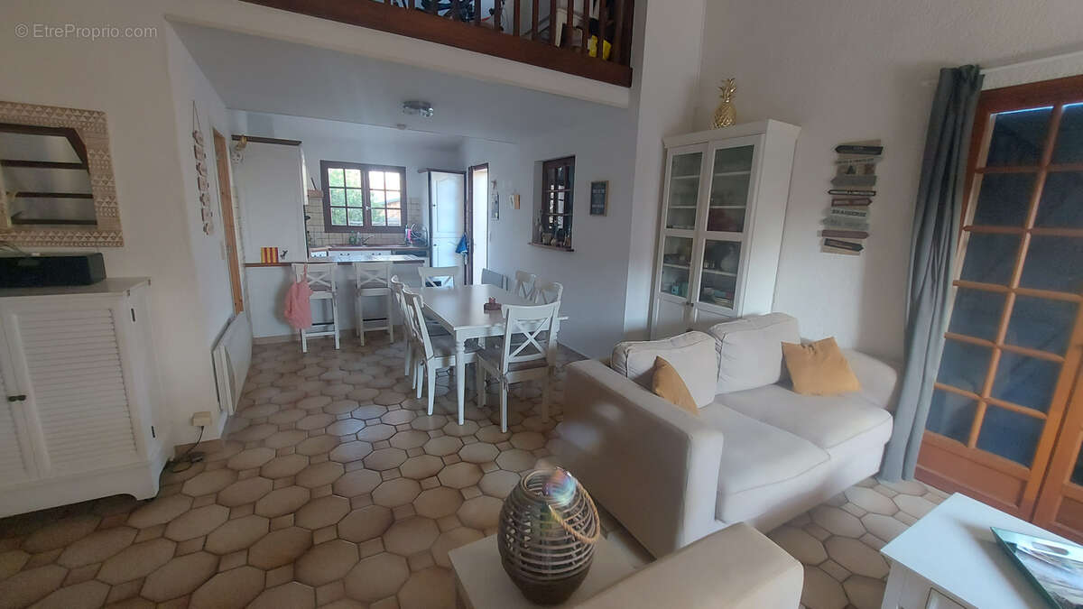 A Sainte Marie plage, villa individuelle à proximité de la plage avec garage - photo 8