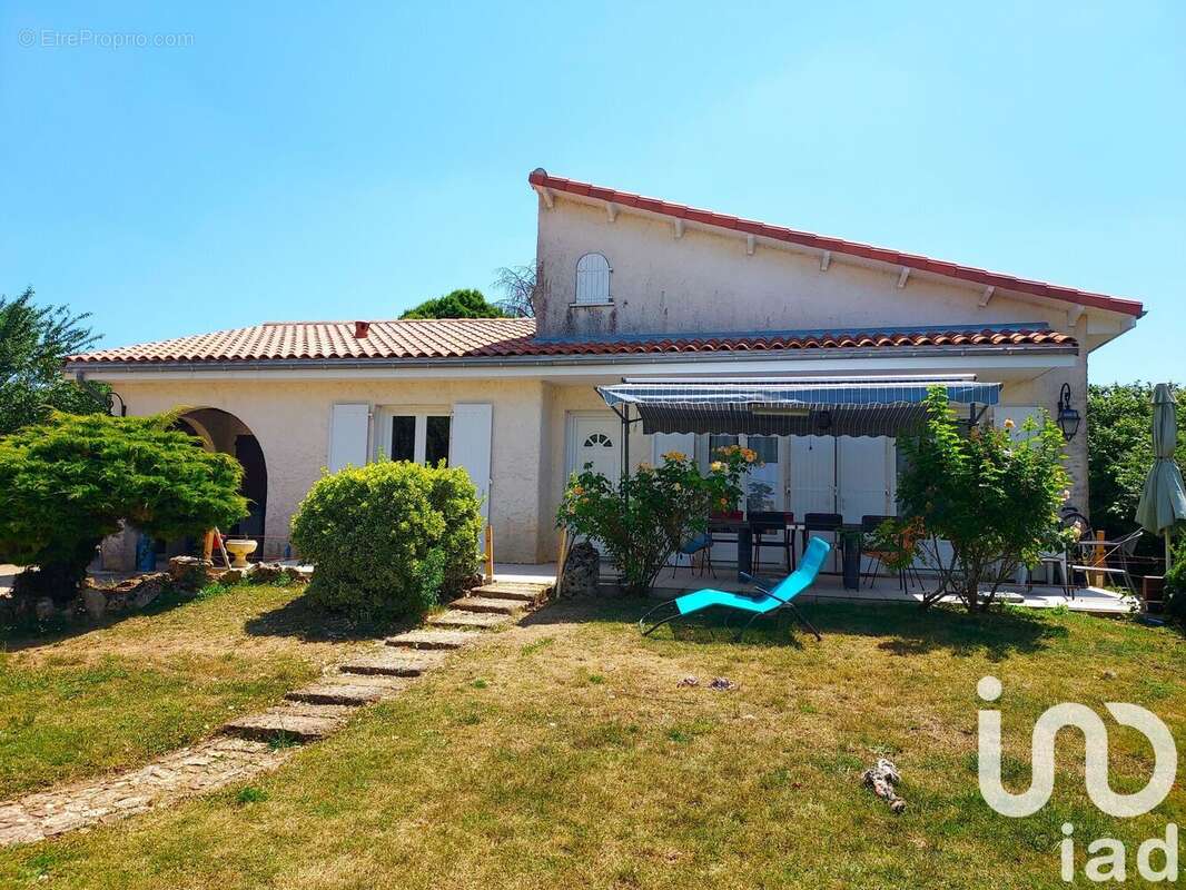 Photo 4 - Maison à CHAMPNIERS