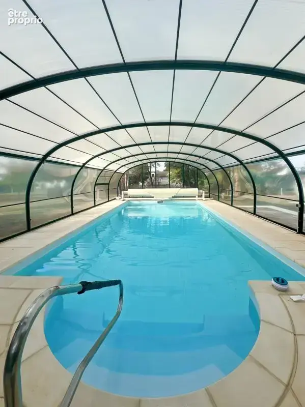 Maison familiale avec piscine, espace indépendant et grand jardin verdoyant - photo 6
