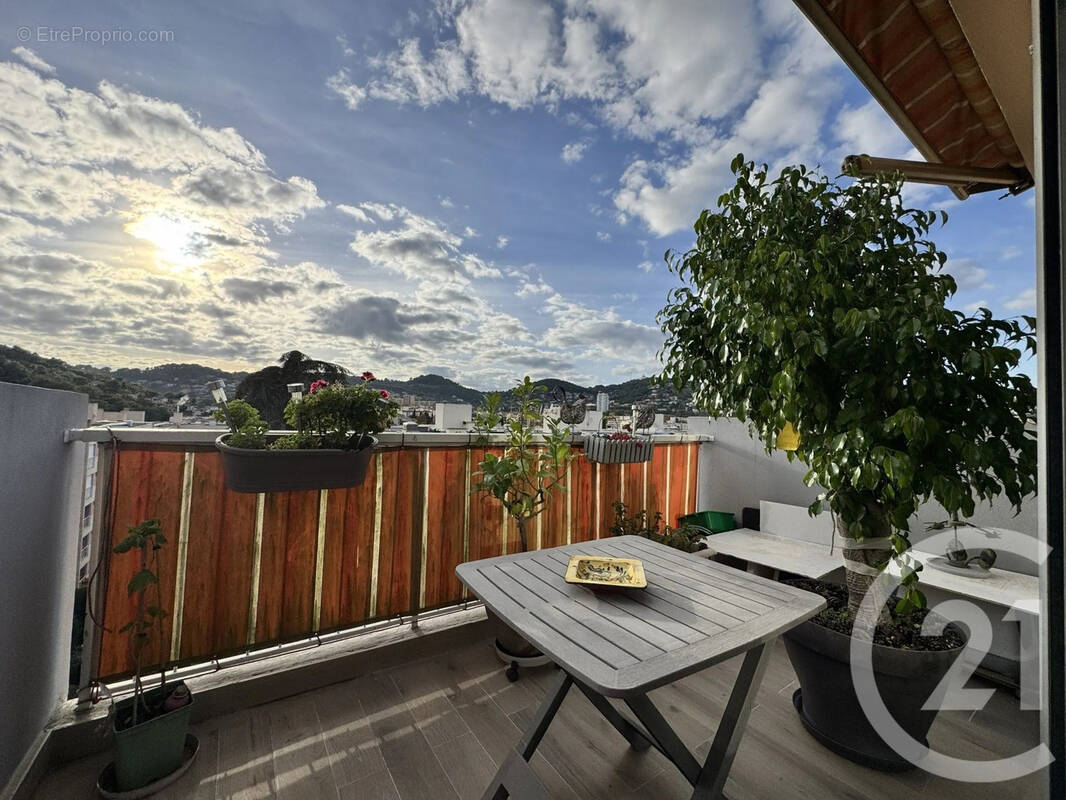 Appartement à VALLAURIS