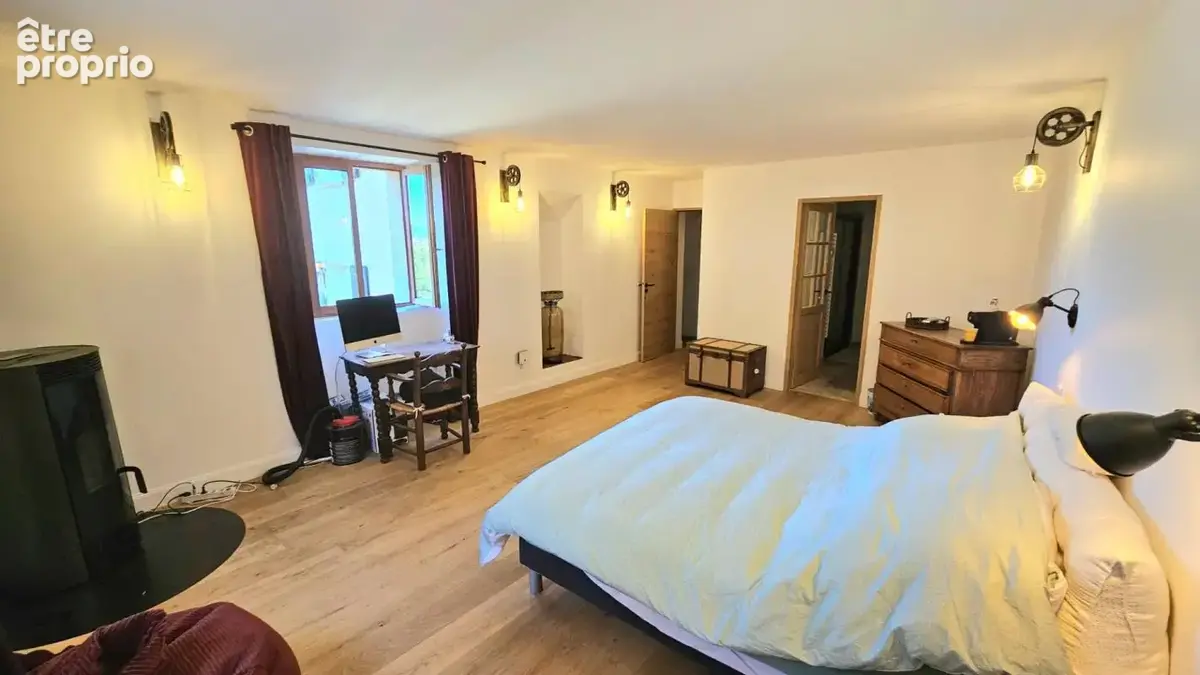 Maison de caractère rénovée avec goût . Vue panoramique .  Bargème (Var) - photo 8