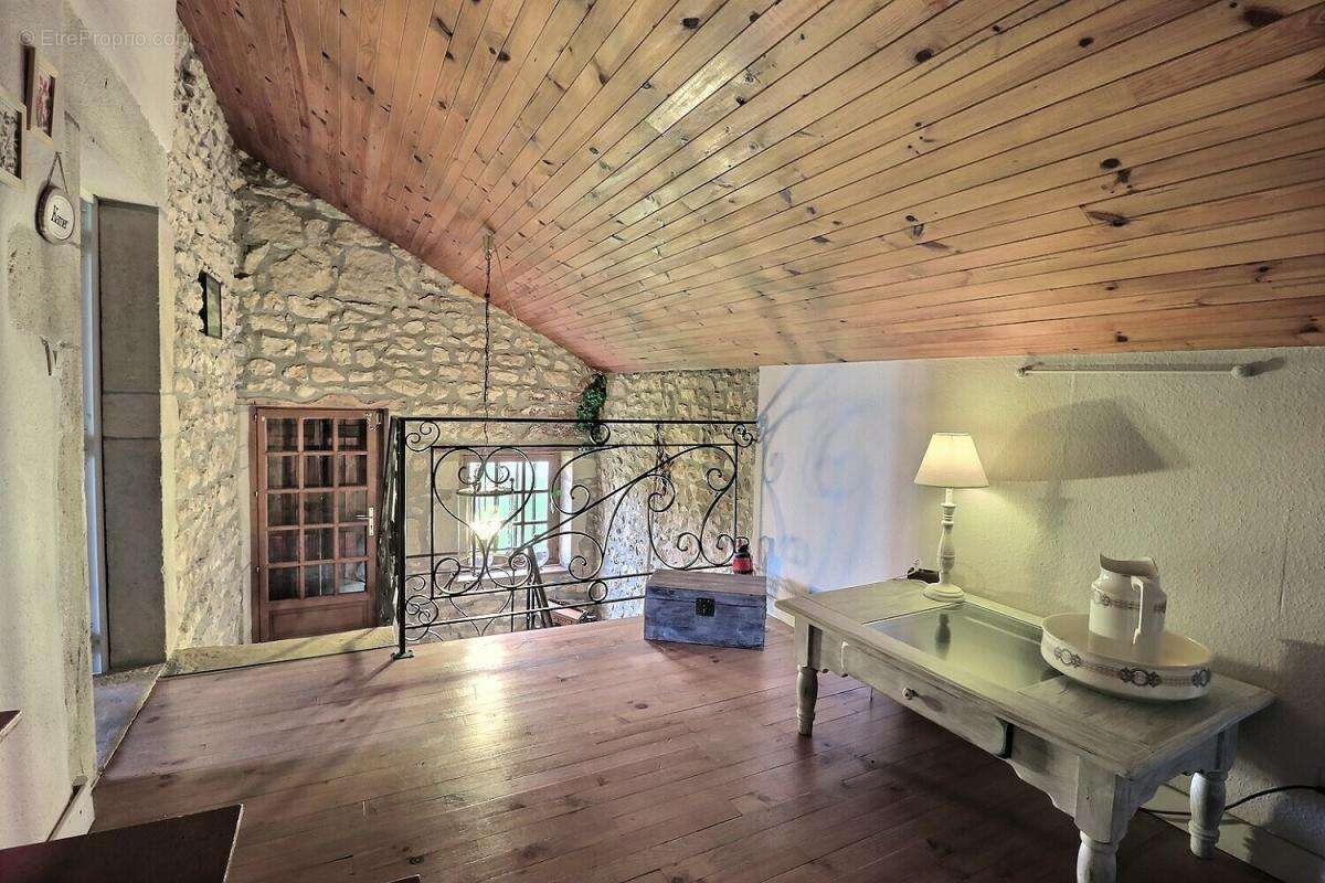 Maison à LA CLAYETTE